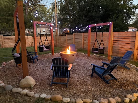 The Blue Villa: Luxe 3B2B Hot Tub Game Rm Steps from DTWN LS